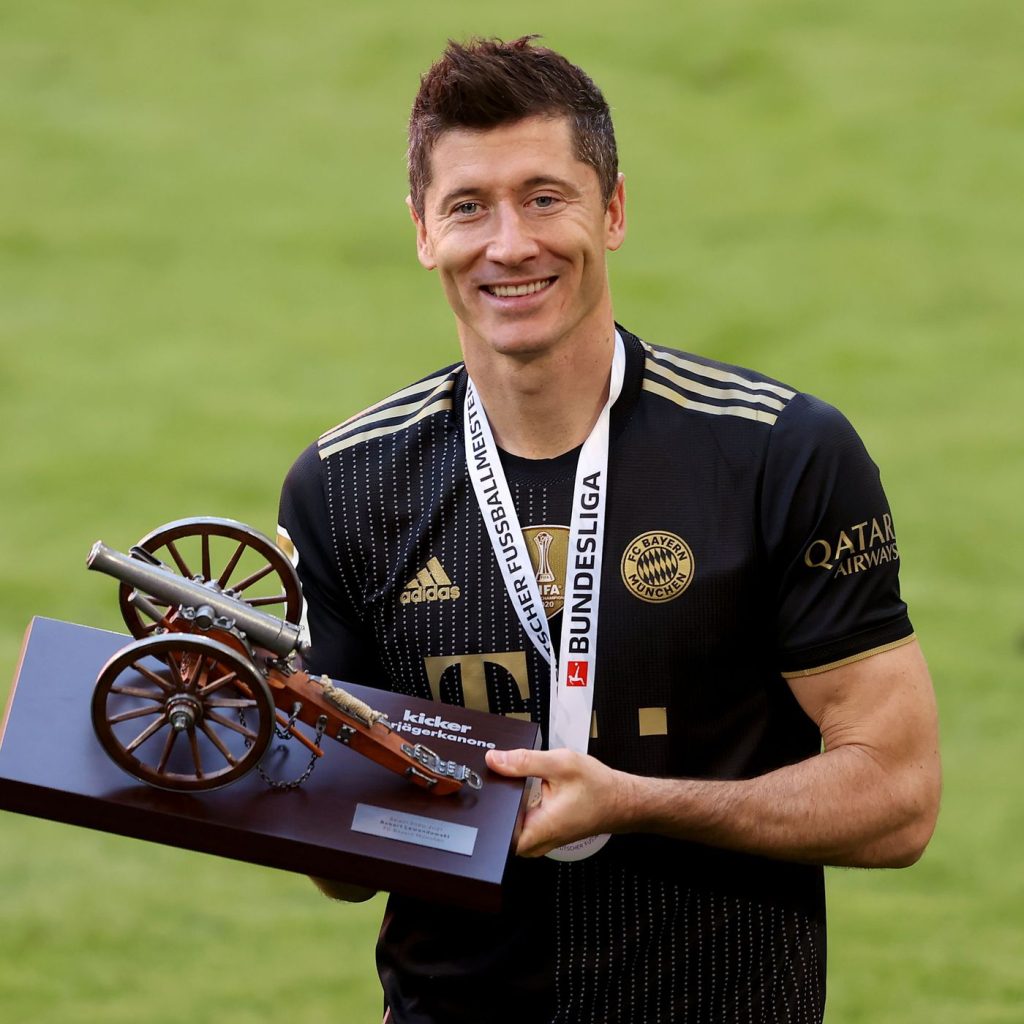 Lewandowski là chủ nhân chiếc giày vàng Châu Âu 2022