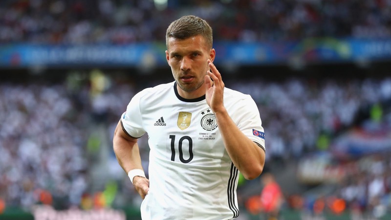 Cầu thủ Lukas Podolski - Cầu thủ tầm thường nhưng ông chủ có tiếng
